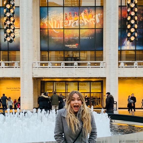 Meet your Posher, Jenna - Picture 2 of 2